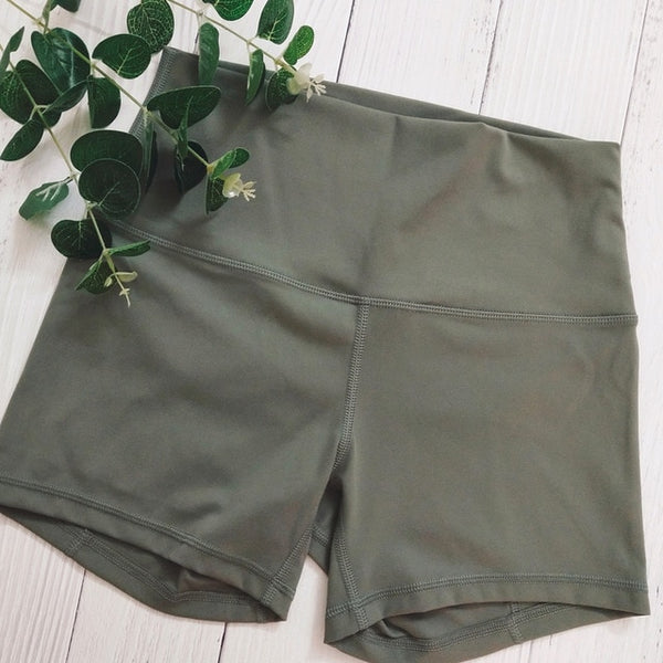 WORKOUT CAMO MID RISE SHORTS